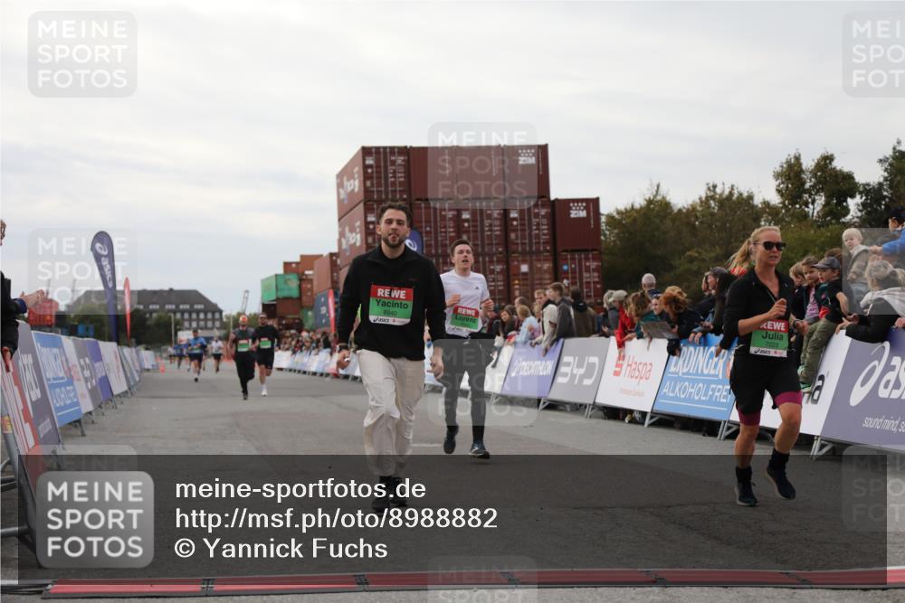 03.10.2025 - Köhlbrandbrückenlauf Yannick Fuchs http://msf.ph/oto/8988882 03.10.2025 16:00:50 Ziel 7223, 7522, 7561, 7584, 7600, 8676, 8883, 8940, 9736 meine-sportfotos.de