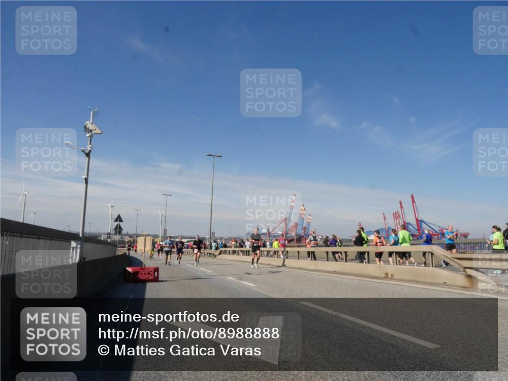 03.10.2025 - Köhlbrandbrückenlauf Matties Gatica Varas http://msf.ph/oto/8988888 03.10.2025 12:35:32 Position 2  meine-sportfotos.de