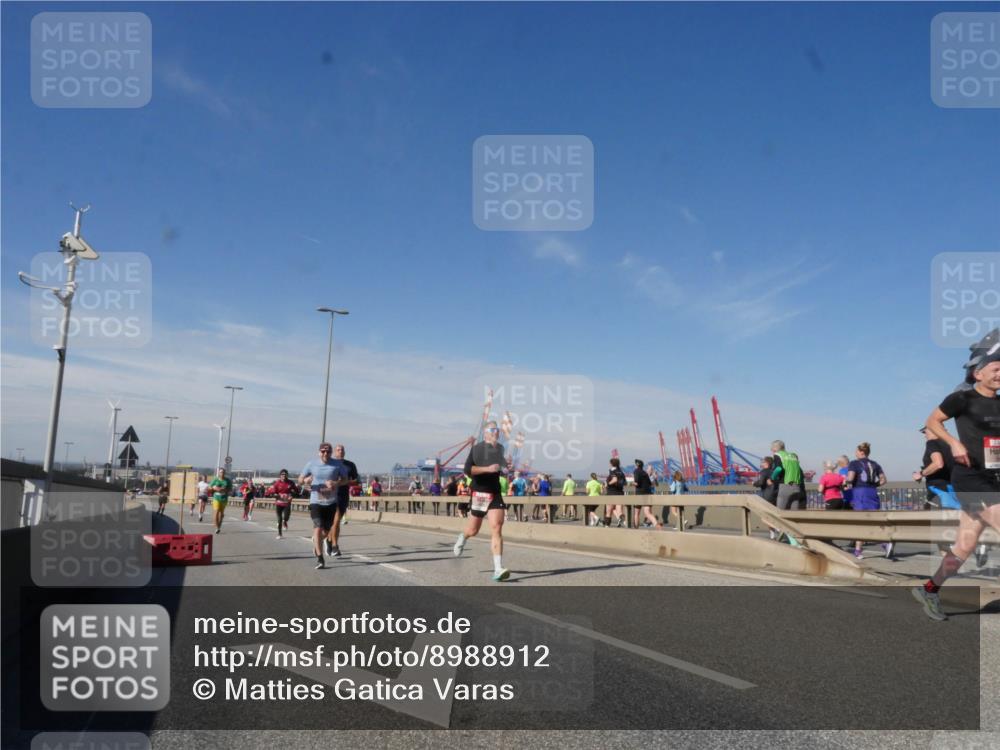 03.10.2025 - Köhlbrandbrückenlauf Matties Gatica Varas http://msf.ph/oto/8988912 03.10.2025 12:35:36 Position 2  meine-sportfotos.de