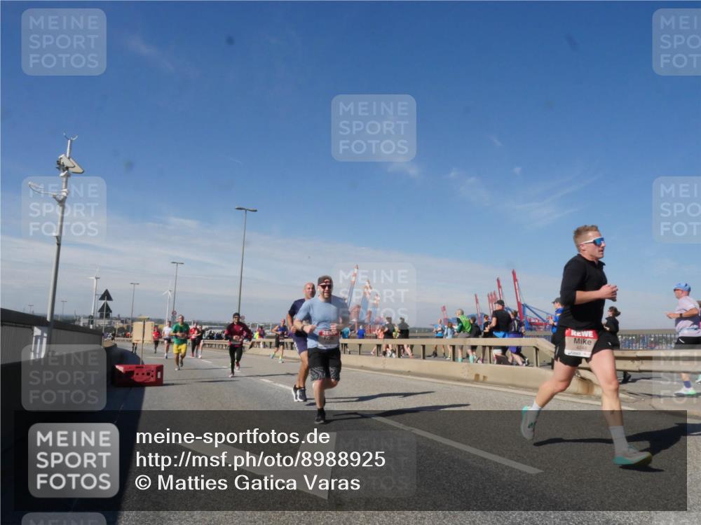03.10.2025 - Köhlbrandbrückenlauf Matties Gatica Varas http://msf.ph/oto/8988925 03.10.2025 12:35:37 Position 2 4248 meine-sportfotos.de