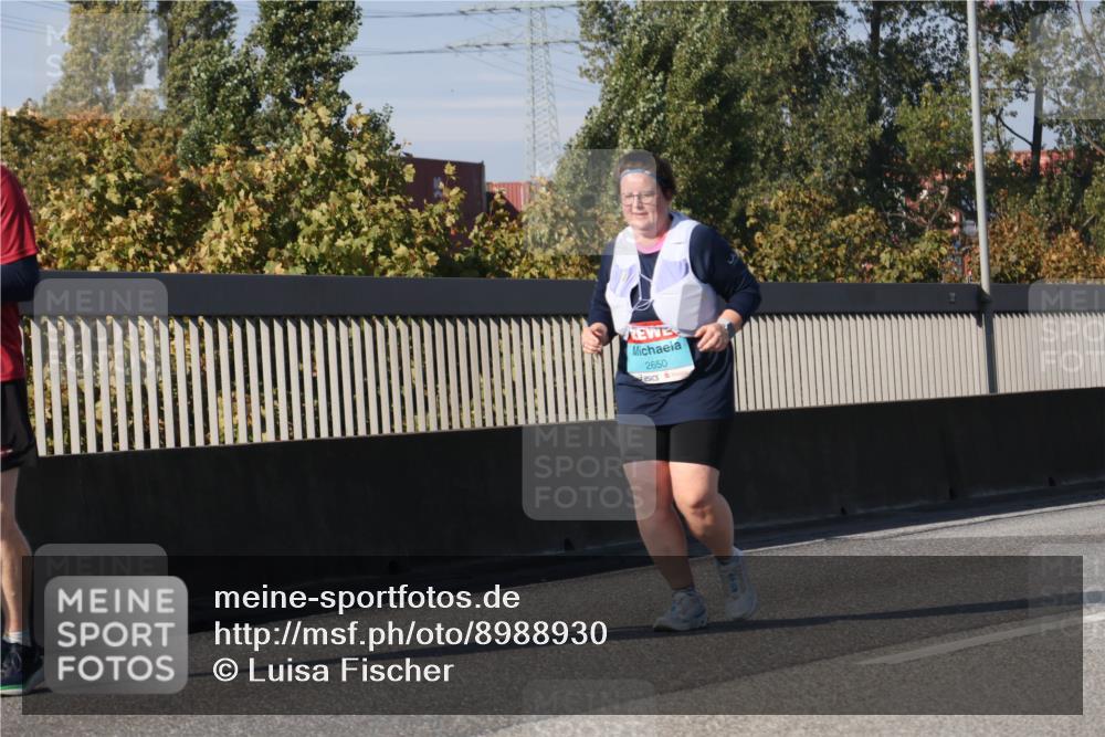 03.10.2025 - Köhlbrandbrückenlauf Luisa Fischer http://msf.ph/oto/8988930 03.10.2025 11:26:07 Position 3 2650 meine-sportfotos.de