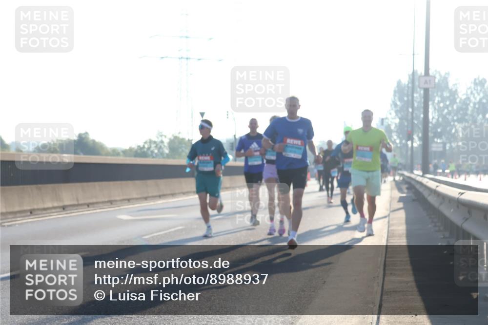 03.10.2025 - Köhlbrandbrückenlauf Luisa Fischer http://msf.ph/oto/8988937 03.10.2025 10:12:08 Position 3 1 meine-sportfotos.de