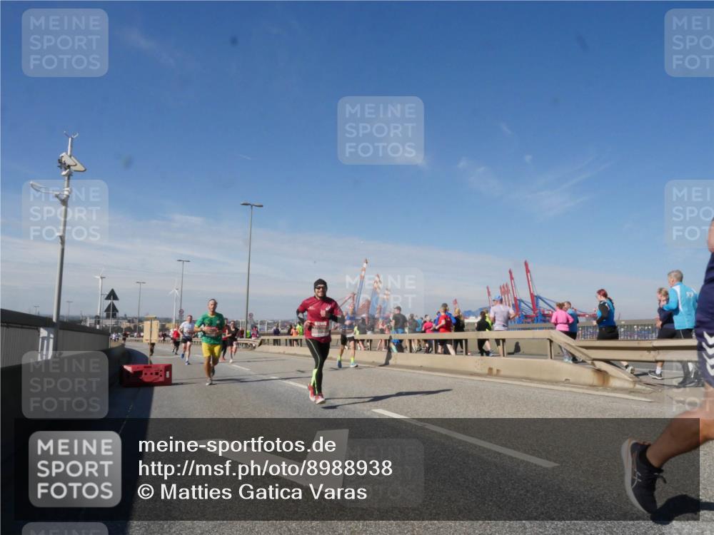 03.10.2025 - Köhlbrandbrückenlauf Matties Gatica Varas http://msf.ph/oto/8988938 03.10.2025 12:35:39 Position 2  meine-sportfotos.de