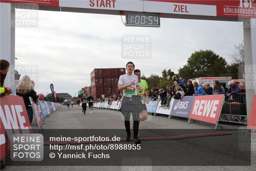 03.10.2025 - Köhlbrandbrückenlauf Yannick Fuchs http://msf.ph/oto/8988955 03.10.2025 16:00:52 Ziel 7223, 7294, 7522, 7561, 8676, 8883, 8940, 9736 meine-sportfotos.de