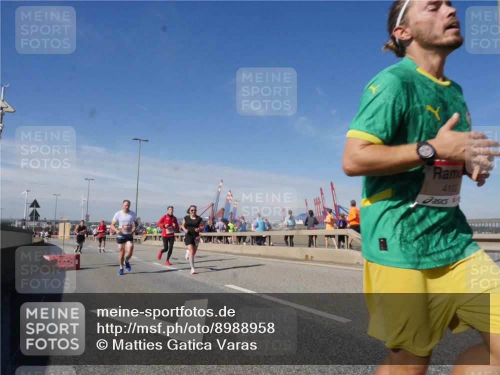 03.10.2025 - Köhlbrandbrückenlauf Matties Gatica Varas http://msf.ph/oto/8988958 03.10.2025 12:35:42 Position 2 4102 meine-sportfotos.de