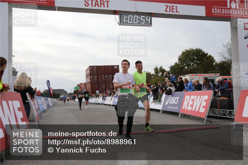 03.10.2025 - Köhlbrandbrückenlauf Yannick Fuchs http://msf.ph/oto/8988961 03.10.2025 16:00:52 Ziel 7223, 7294, 7522, 7561, 8676, 8883, 8940, 9736 meine-sportfotos.de