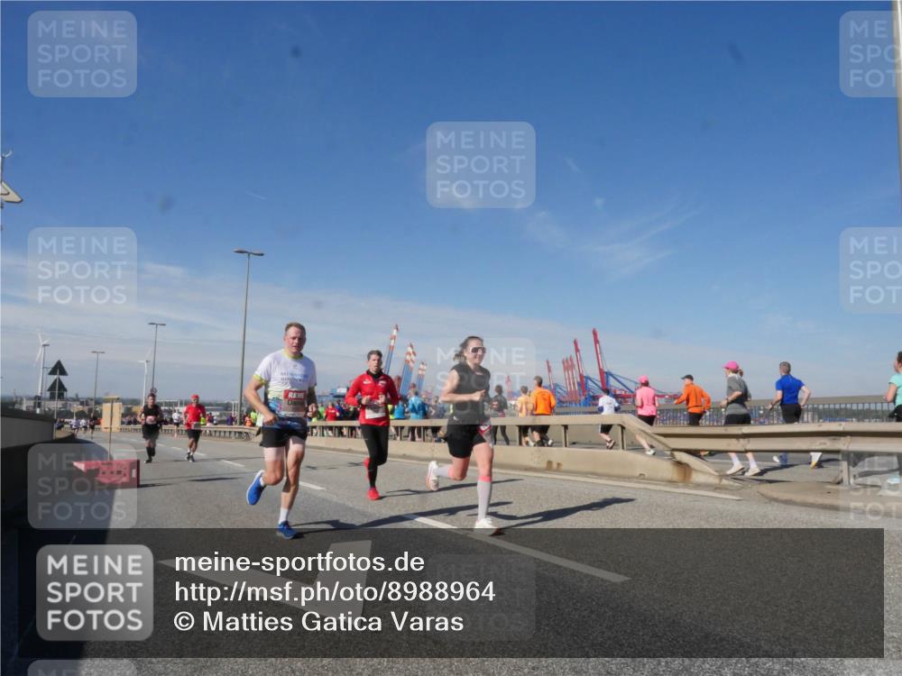 03.10.2025 - Köhlbrandbrückenlauf Matties Gatica Varas http://msf.ph/oto/8988964 03.10.2025 12:35:43 Position 2  meine-sportfotos.de