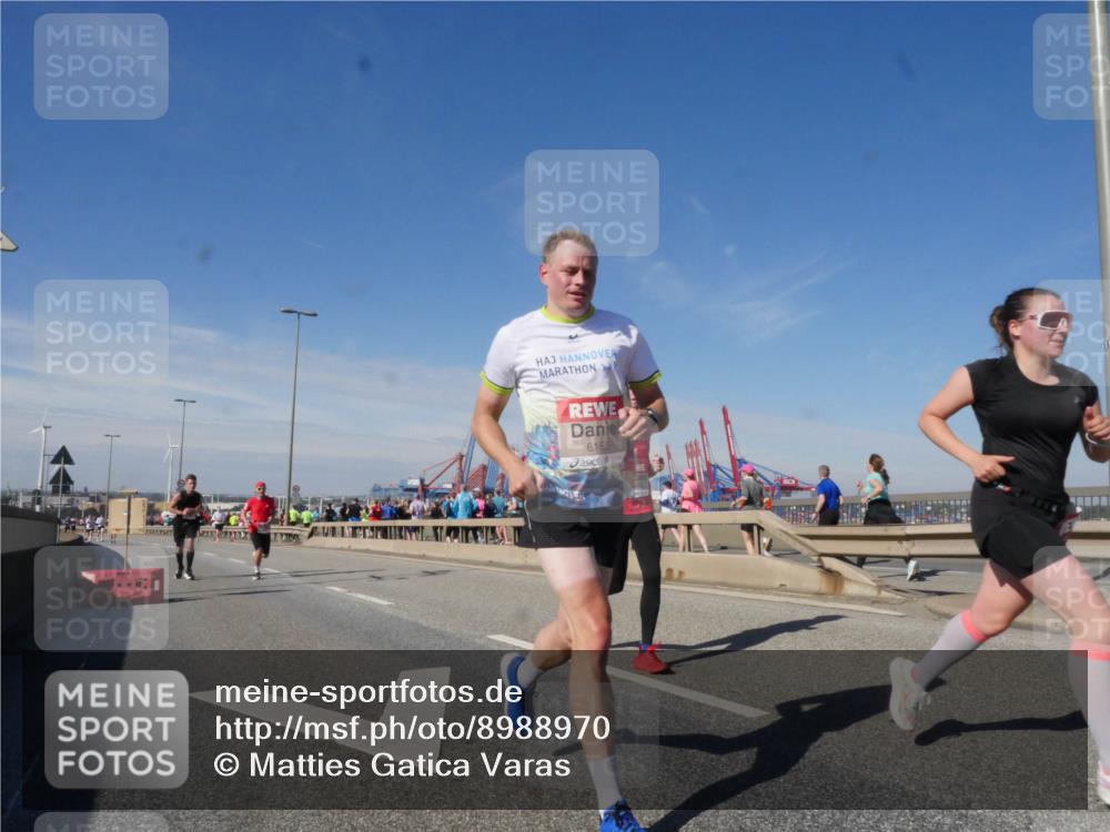 03.10.2025 - Köhlbrandbrückenlauf Matties Gatica Varas http://msf.ph/oto/8988970 03.10.2025 12:35:44 Position 2 6152 meine-sportfotos.de
