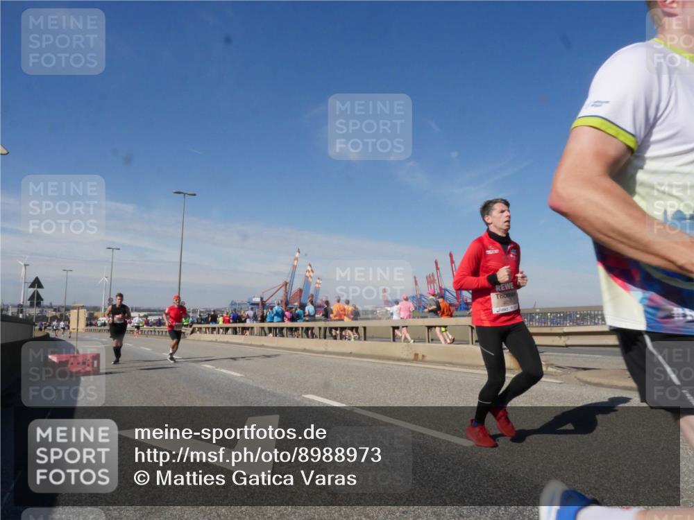 03.10.2025 - Köhlbrandbrückenlauf Matties Gatica Varas http://msf.ph/oto/8988973 03.10.2025 12:35:45 Position 2  meine-sportfotos.de