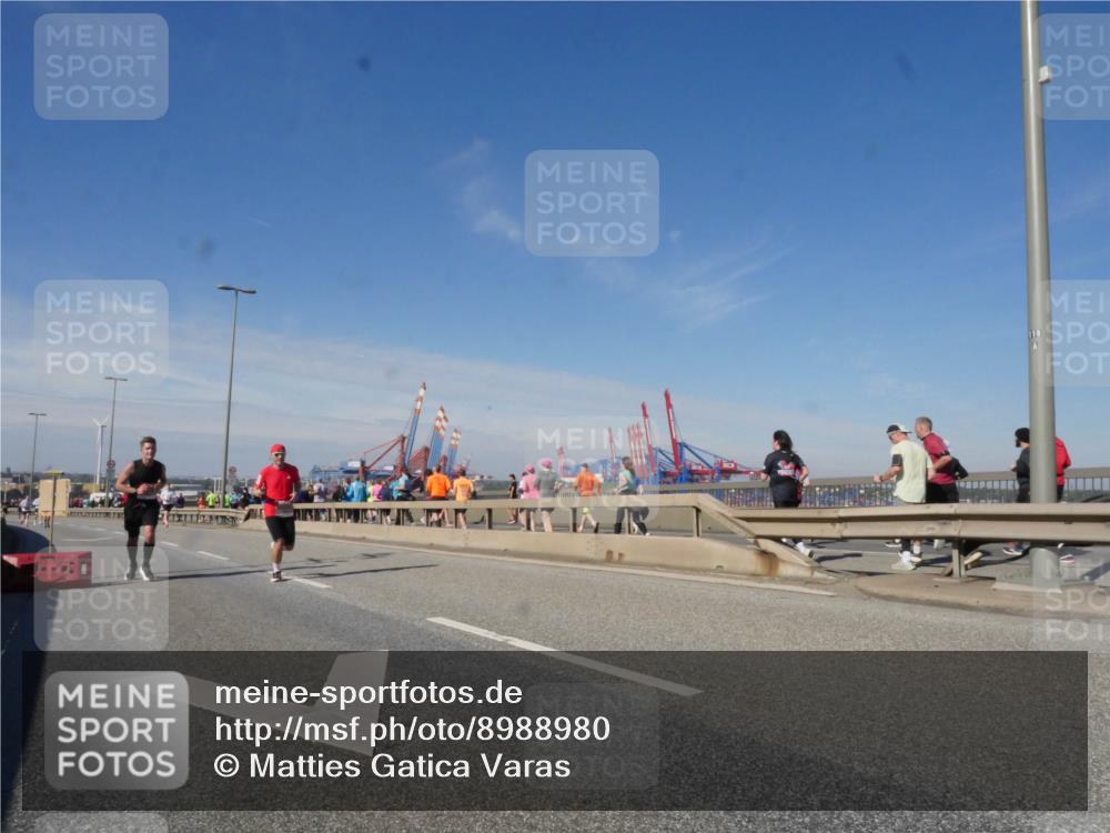 03.10.2025 - Köhlbrandbrückenlauf Matties Gatica Varas http://msf.ph/oto/8988980 03.10.2025 12:35:46 Position 2 118 meine-sportfotos.de