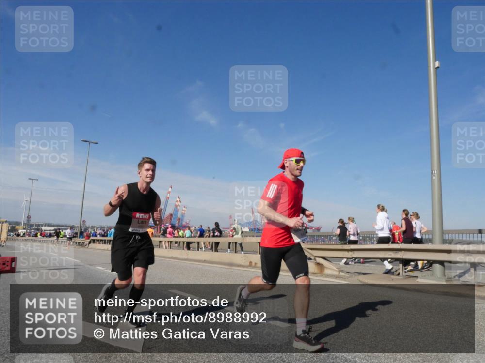 03.10.2025 - Köhlbrandbrückenlauf Matties Gatica Varas http://msf.ph/oto/8988992 03.10.2025 12:35:48 Position 2  meine-sportfotos.de