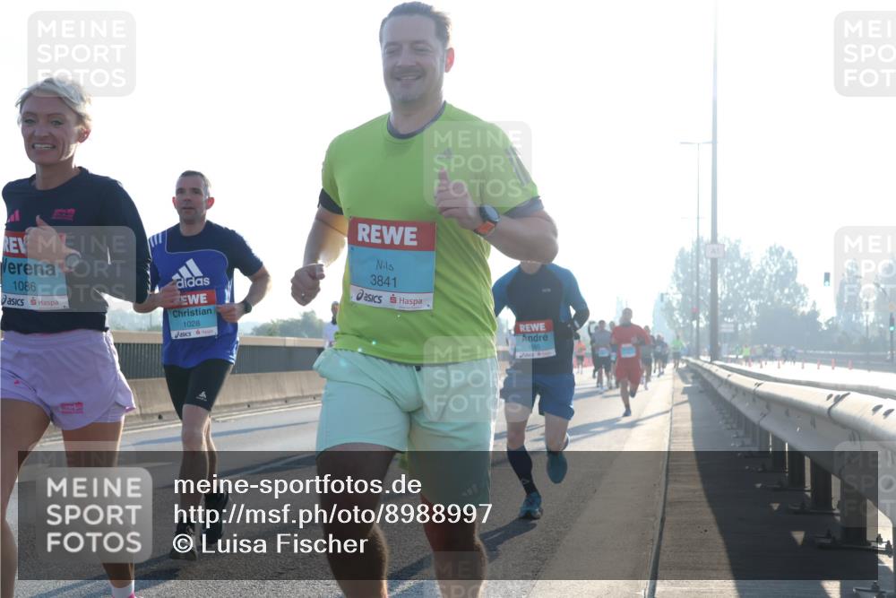 03.10.2025 - Köhlbrandbrückenlauf Luisa Fischer http://msf.ph/oto/8988997 03.10.2025 10:12:11 Position 3 1086, 1028, 3841, 1050 meine-sportfotos.de