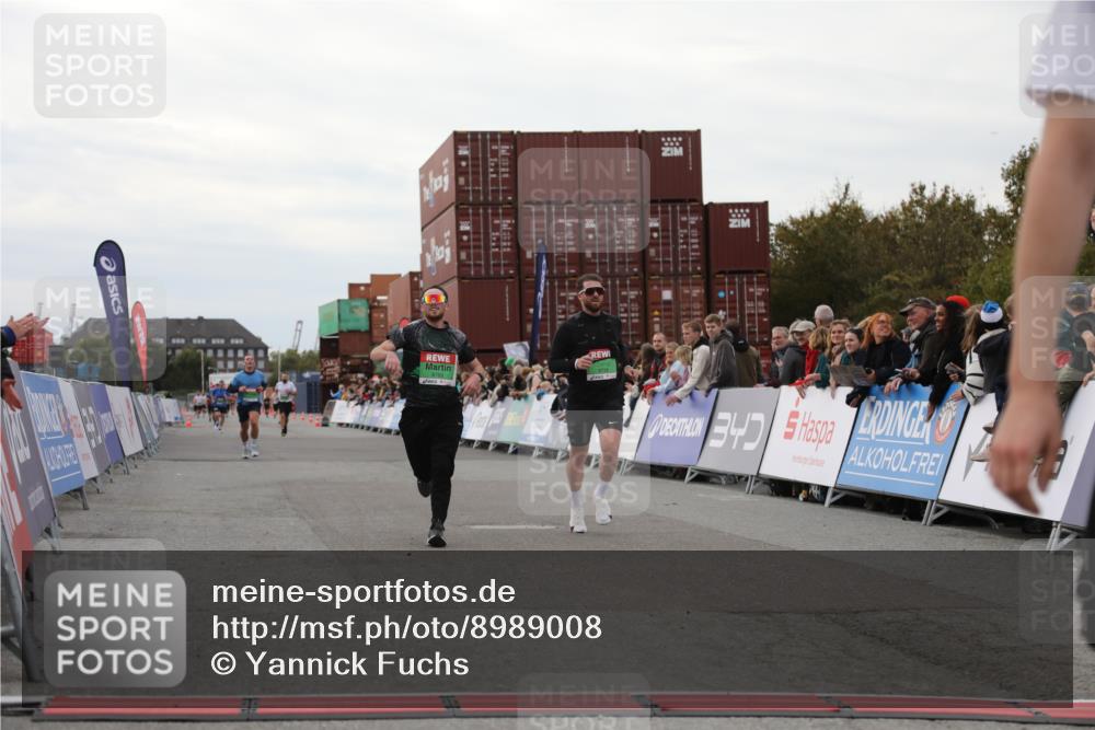 03.10.2025 - Köhlbrandbrückenlauf Yannick Fuchs http://msf.ph/oto/8989008 03.10.2025 16:00:54 Ziel 7223, 7294, 7522, 8676, 8883, 8940, 9736 meine-sportfotos.de