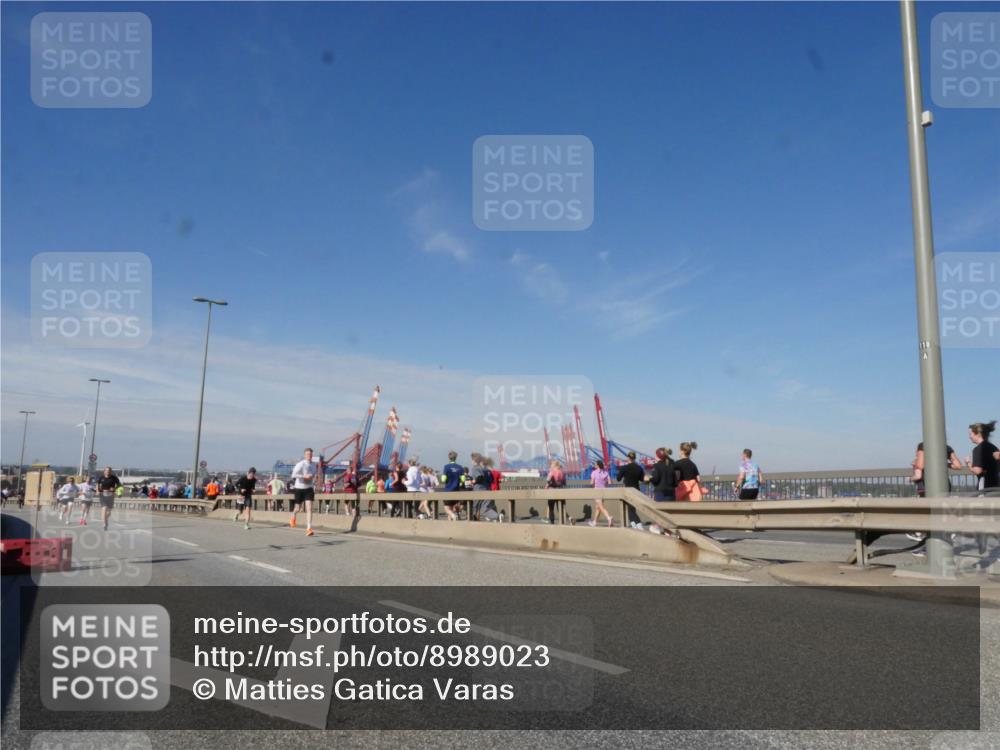 03.10.2025 - Köhlbrandbrückenlauf Matties Gatica Varas http://msf.ph/oto/8989023 03.10.2025 12:35:53 Position 2  meine-sportfotos.de