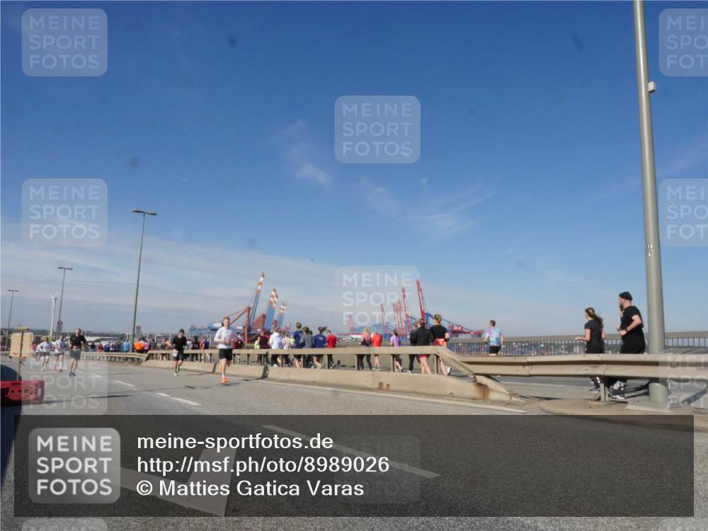 03.10.2025 - Köhlbrandbrückenlauf Matties Gatica Varas http://msf.ph/oto/8989026 03.10.2025 12:35:53 Position 2 118 meine-sportfotos.de