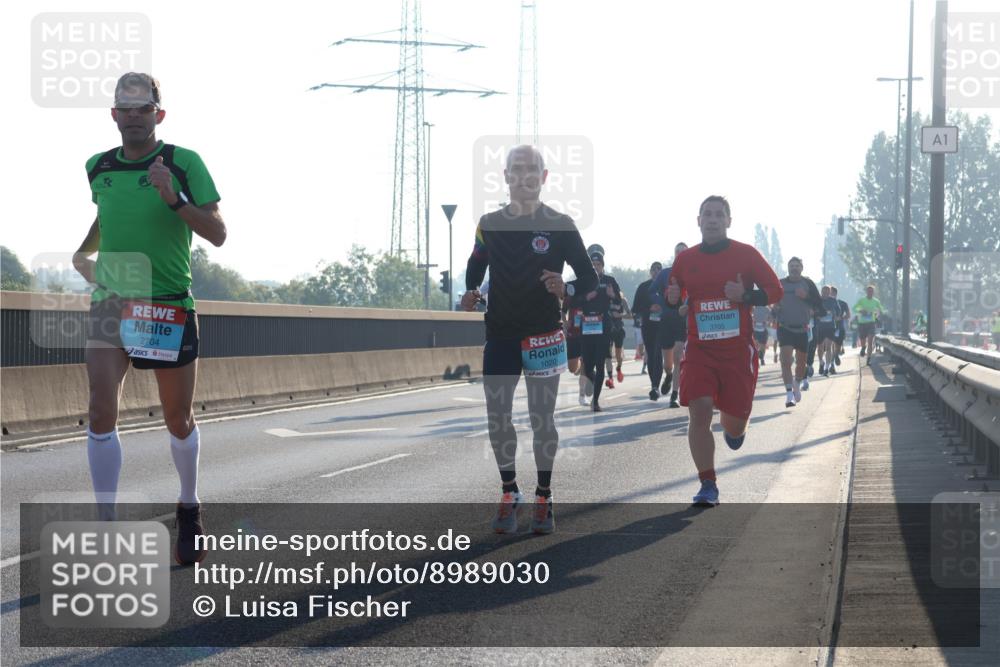 03.10.2025 - Köhlbrandbrückenlauf Luisa Fischer http://msf.ph/oto/8989030 03.10.2025 10:12:13 Position 3 2704, 1020, 3705, 1 meine-sportfotos.de