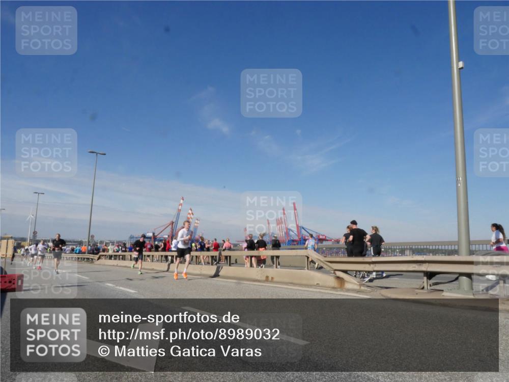 03.10.2025 - Köhlbrandbrückenlauf Matties Gatica Varas http://msf.ph/oto/8989032 03.10.2025 12:35:54 Position 2  meine-sportfotos.de
