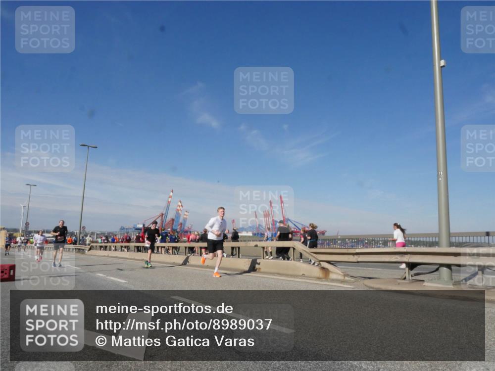 03.10.2025 - Köhlbrandbrückenlauf Matties Gatica Varas http://msf.ph/oto/8989037 03.10.2025 12:35:55 Position 2 118 meine-sportfotos.de