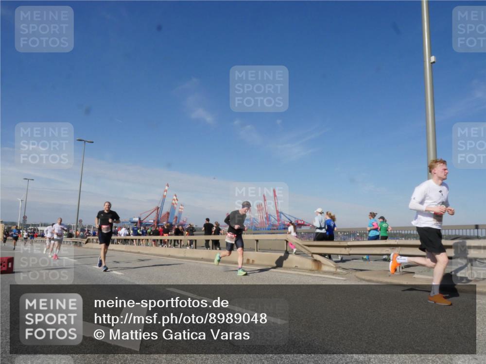 03.10.2025 - Köhlbrandbrückenlauf Matties Gatica Varas http://msf.ph/oto/8989048 03.10.2025 12:35:57 Position 2  meine-sportfotos.de