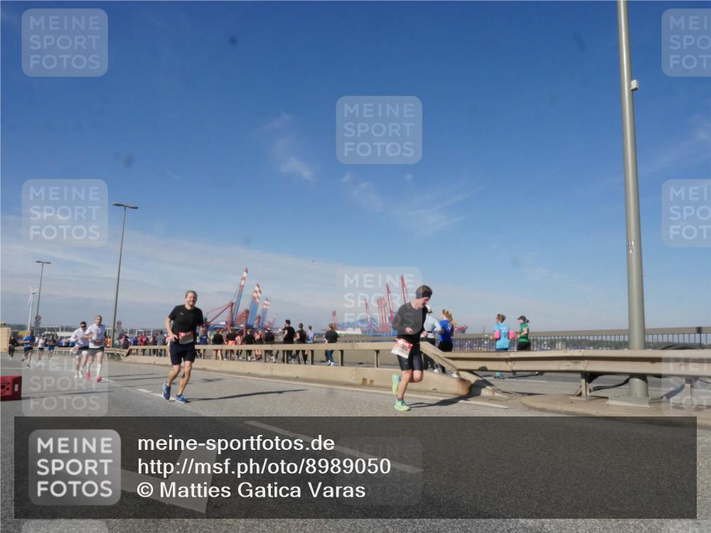 03.10.2025 - Köhlbrandbrückenlauf Matties Gatica Varas http://msf.ph/oto/8989050 03.10.2025 12:35:58 Position 2 118 meine-sportfotos.de