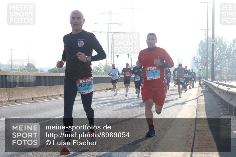 03.10.2025 - Köhlbrandbrückenlauf Luisa Fischer http://msf.ph/oto/8989054 03.10.2025 10:12:15 Position 3 8, 1020, 3705, 1 meine-sportfotos.de