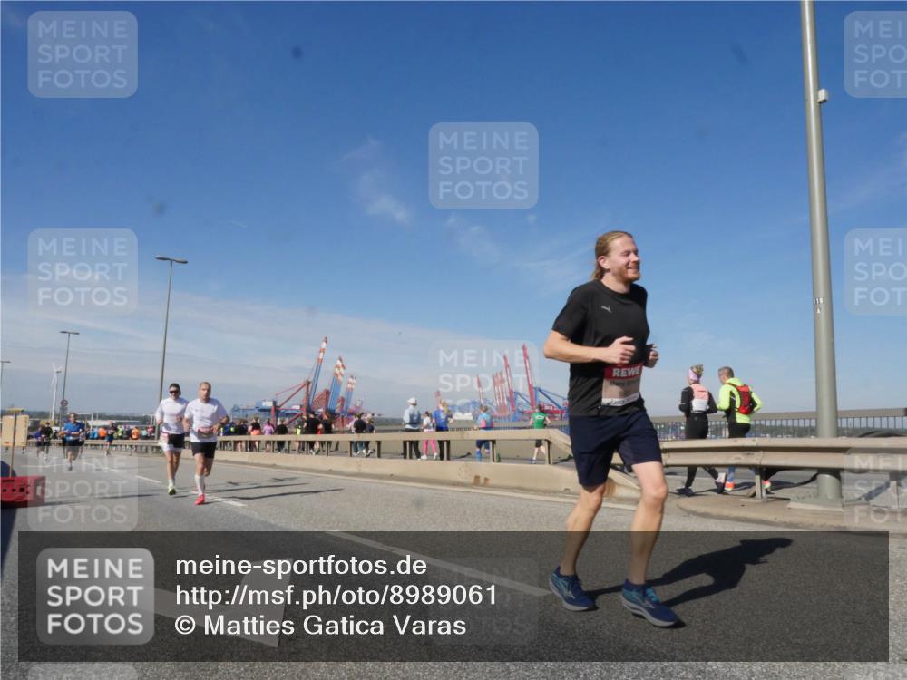 03.10.2025 - Köhlbrandbrückenlauf Matties Gatica Varas http://msf.ph/oto/8989061 03.10.2025 12:36:00 Position 2 118 meine-sportfotos.de