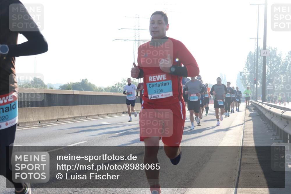 03.10.2025 - Köhlbrandbrückenlauf Luisa Fischer http://msf.ph/oto/8989065 03.10.2025 10:12:15 Position 3 020, 5, 3705, 1 meine-sportfotos.de