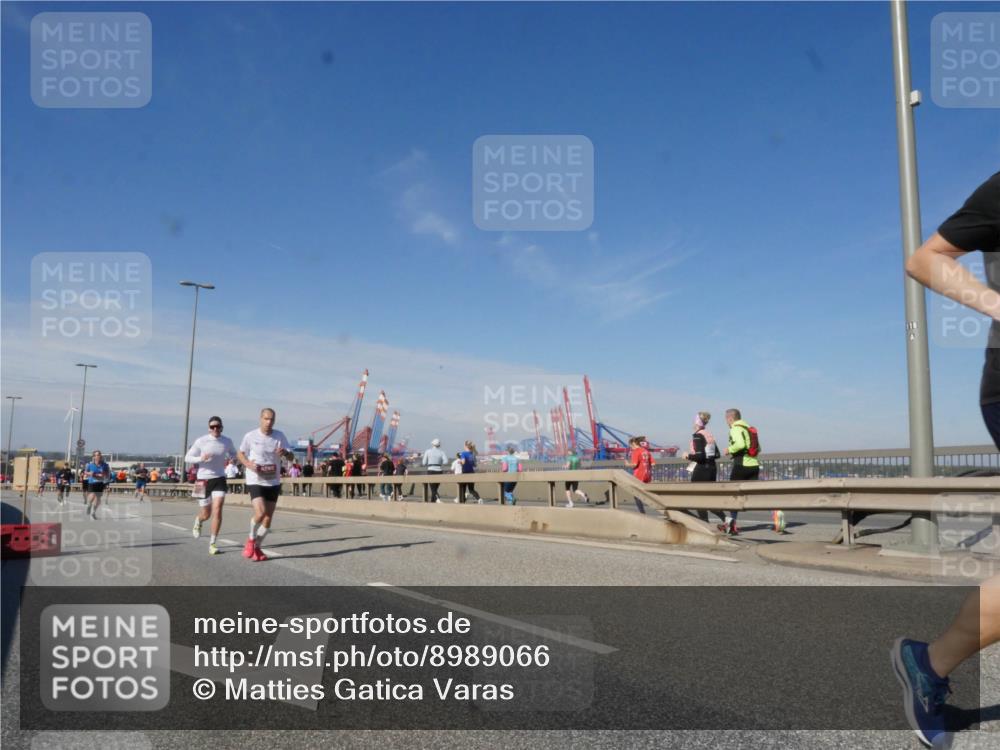 03.10.2025 - Köhlbrandbrückenlauf Matties Gatica Varas http://msf.ph/oto/8989066 03.10.2025 12:36:00 Position 2  meine-sportfotos.de