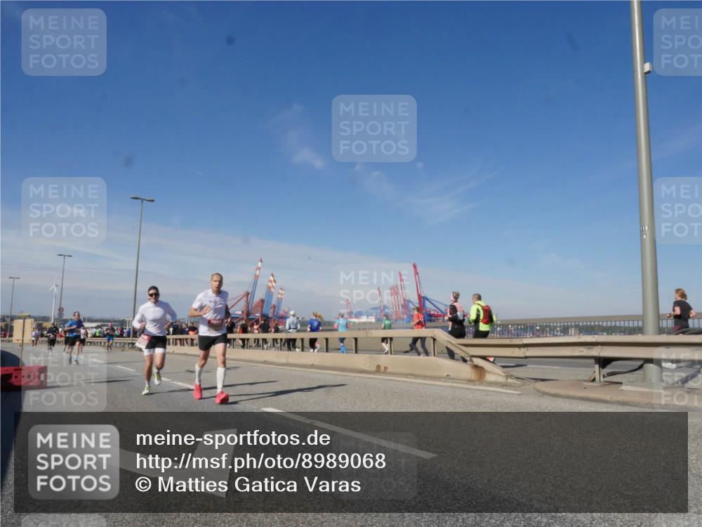 03.10.2025 - Köhlbrandbrückenlauf Matties Gatica Varas http://msf.ph/oto/8989068 03.10.2025 12:36:01 Position 2  meine-sportfotos.de