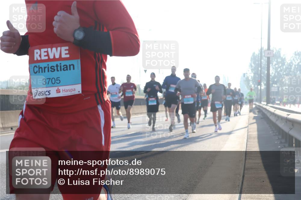 03.10.2025 - Köhlbrandbrückenlauf Luisa Fischer http://msf.ph/oto/8989075 03.10.2025 10:12:16 Position 3 3705, 1 meine-sportfotos.de