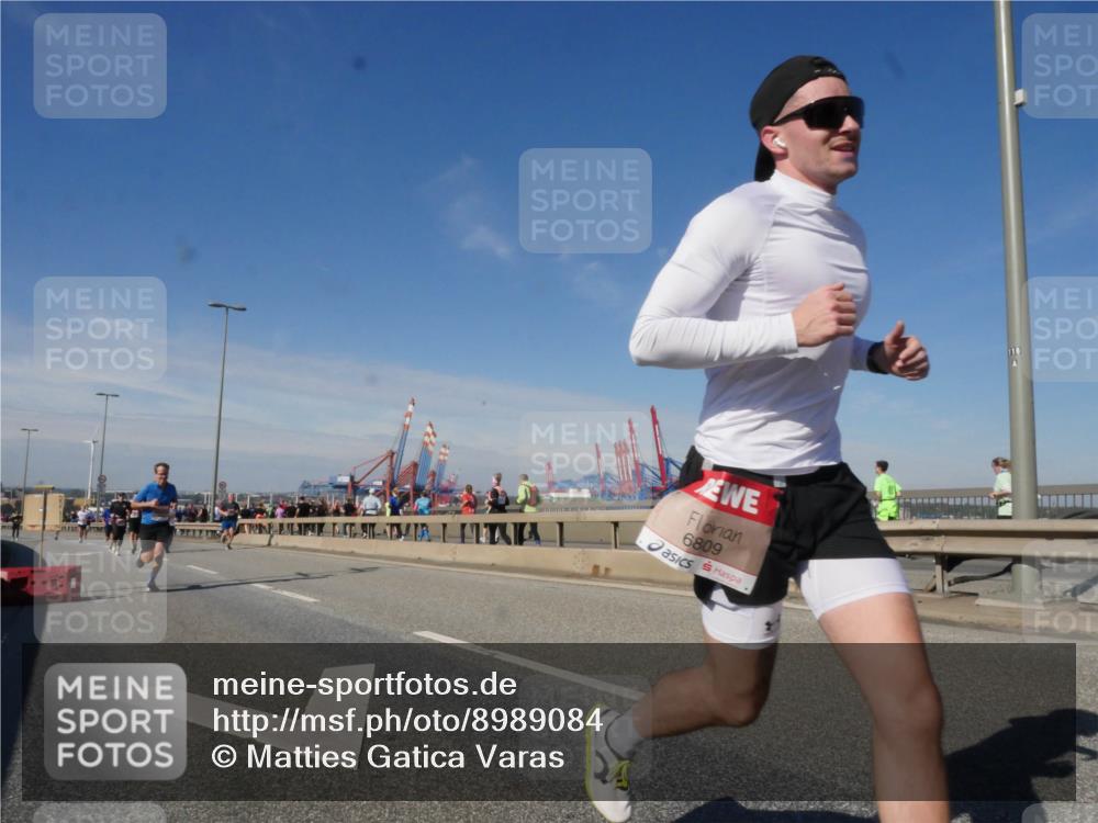 03.10.2025 - Köhlbrandbrückenlauf Matties Gatica Varas http://msf.ph/oto/8989084 03.10.2025 12:36:03 Position 2 6809 meine-sportfotos.de