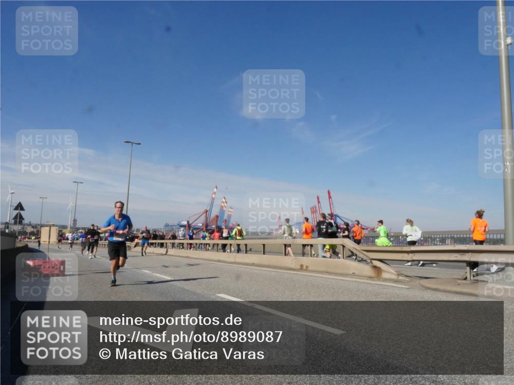 03.10.2025 - Köhlbrandbrückenlauf Matties Gatica Varas http://msf.ph/oto/8989087 03.10.2025 12:36:04 Position 2  meine-sportfotos.de
