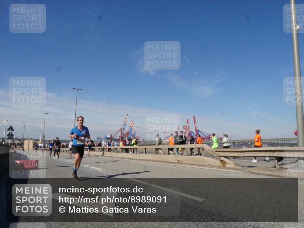 03.10.2025 - Köhlbrandbrückenlauf Matties Gatica Varas http://msf.ph/oto/8989091 03.10.2025 12:36:05 Position 2 118 meine-sportfotos.de