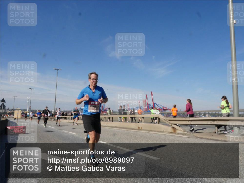 03.10.2025 - Köhlbrandbrückenlauf Matties Gatica Varas http://msf.ph/oto/8989097 03.10.2025 12:36:06 Position 2 509 meine-sportfotos.de