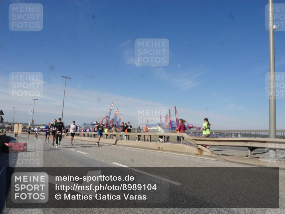 03.10.2025 - Köhlbrandbrückenlauf Matties Gatica Varas http://msf.ph/oto/8989104 03.10.2025 12:36:07 Position 2  meine-sportfotos.de