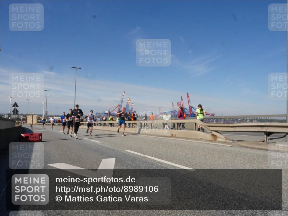 03.10.2025 - Köhlbrandbrückenlauf Matties Gatica Varas http://msf.ph/oto/8989106 03.10.2025 12:36:07 Position 2  meine-sportfotos.de