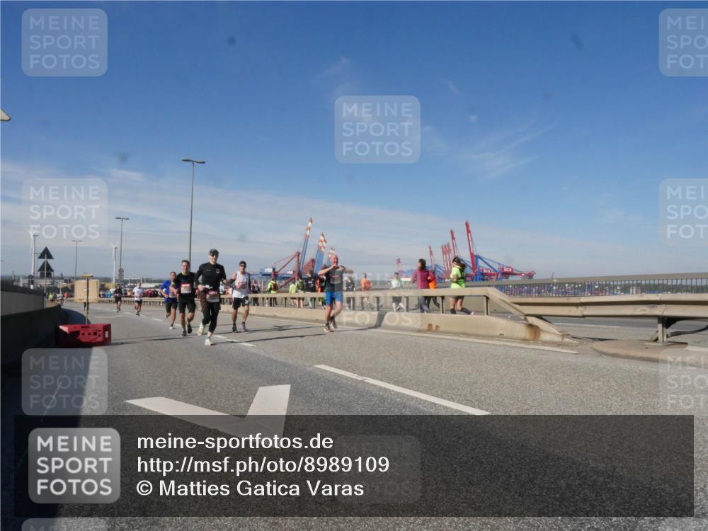 03.10.2025 - Köhlbrandbrückenlauf Matties Gatica Varas http://msf.ph/oto/8989109 03.10.2025 12:36:08 Position 2  meine-sportfotos.de