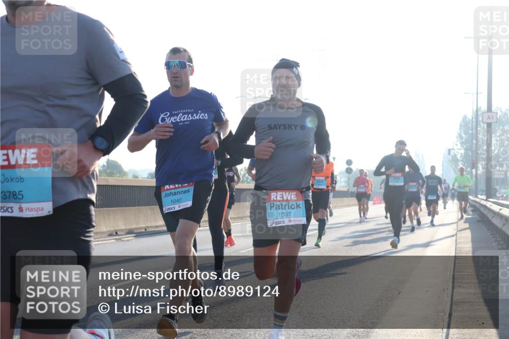 03.10.2025 - Köhlbrandbrückenlauf Luisa Fischer http://msf.ph/oto/8989124 03.10.2025 10:12:19 Position 3 1996, 3785, 1040, 1037, 1 meine-sportfotos.de