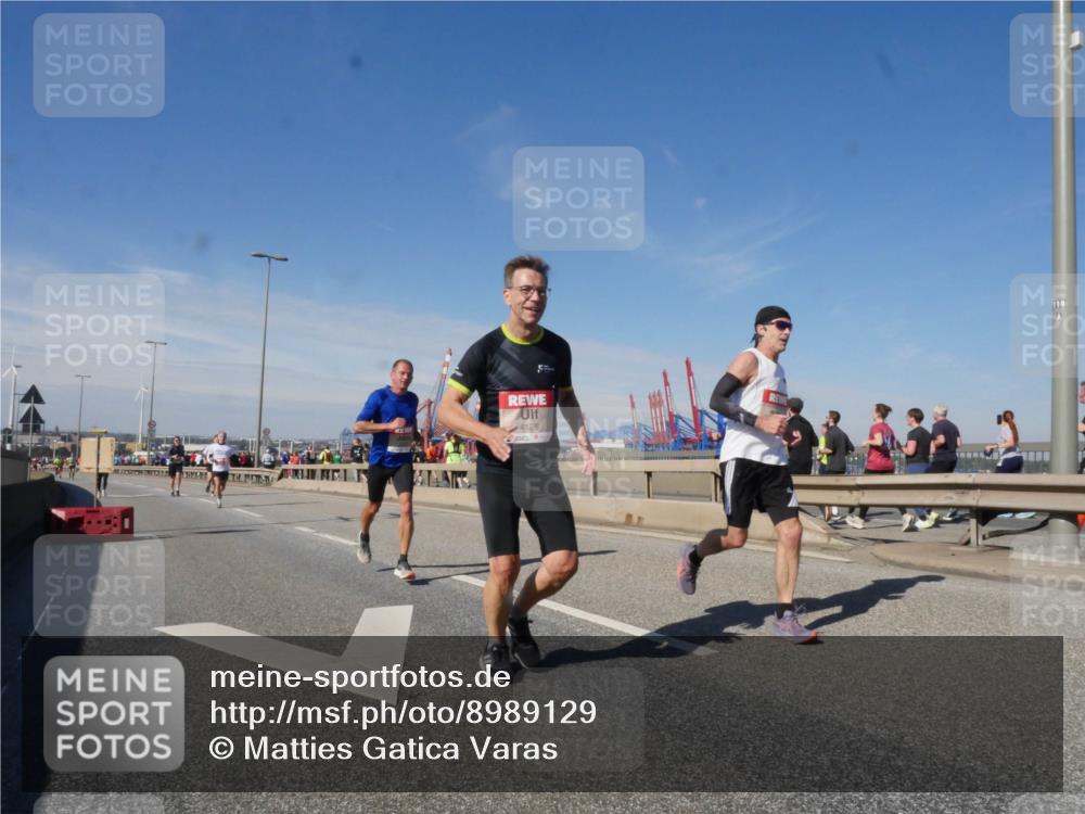 03.10.2025 - Köhlbrandbrückenlauf Matties Gatica Varas http://msf.ph/oto/8989129 03.10.2025 12:36:10 Position 2 4126 meine-sportfotos.de