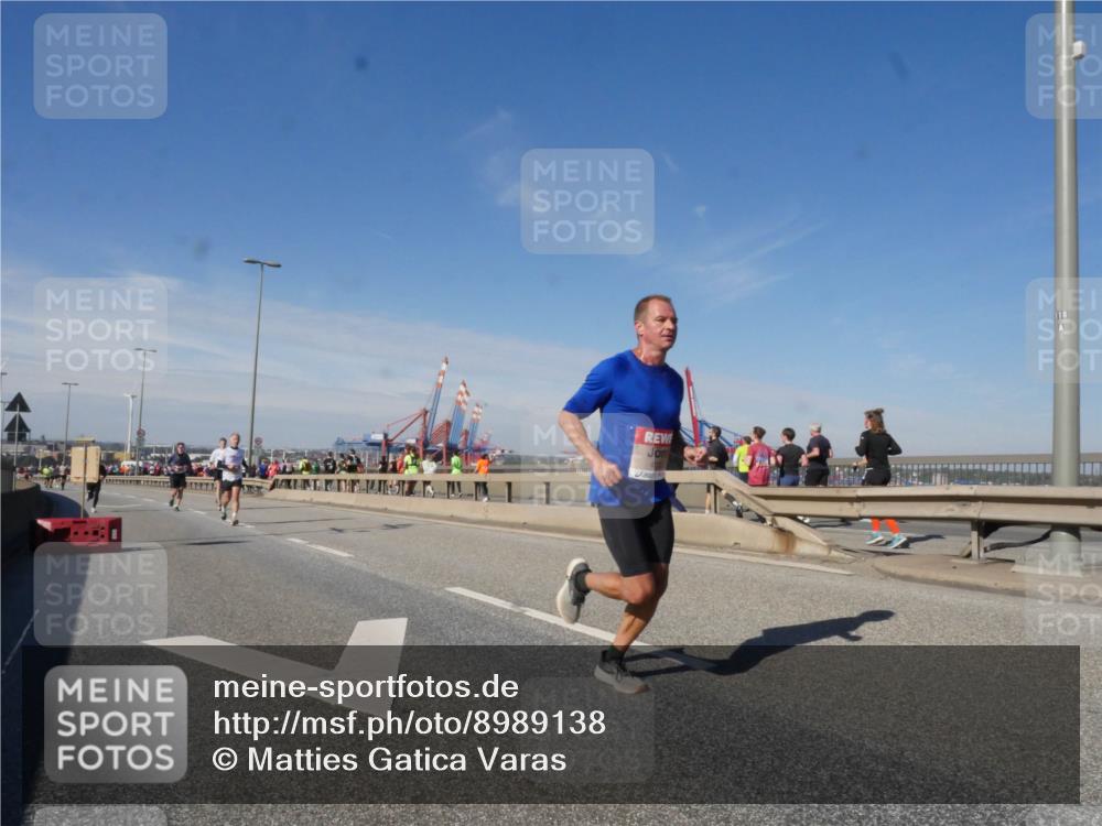 03.10.2025 - Köhlbrandbrückenlauf Matties Gatica Varas http://msf.ph/oto/8989138 03.10.2025 12:36:11 Position 2 1414, 41, 118 meine-sportfotos.de