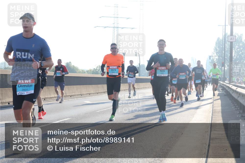 03.10.2025 - Köhlbrandbrückenlauf Luisa Fischer http://msf.ph/oto/8989141 03.10.2025 10:12:21 Position 3 2831, 3266, 1027, 1 meine-sportfotos.de