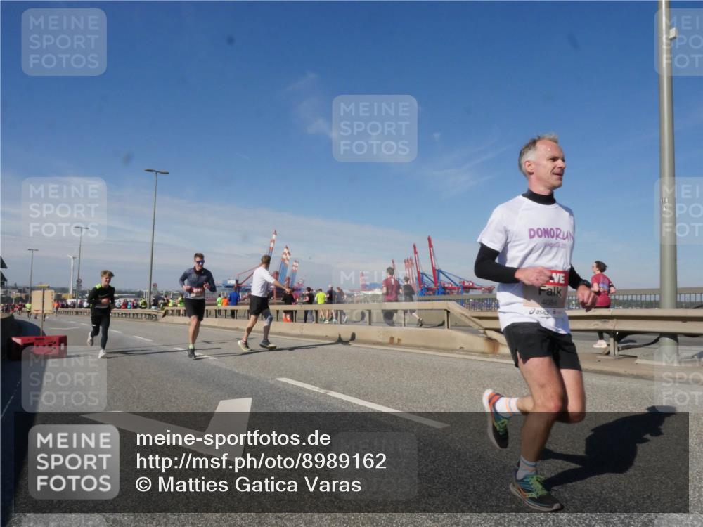 03.10.2025 - Köhlbrandbrückenlauf Matties Gatica Varas http://msf.ph/oto/8989162 03.10.2025 12:36:16 Position 2 4084 meine-sportfotos.de