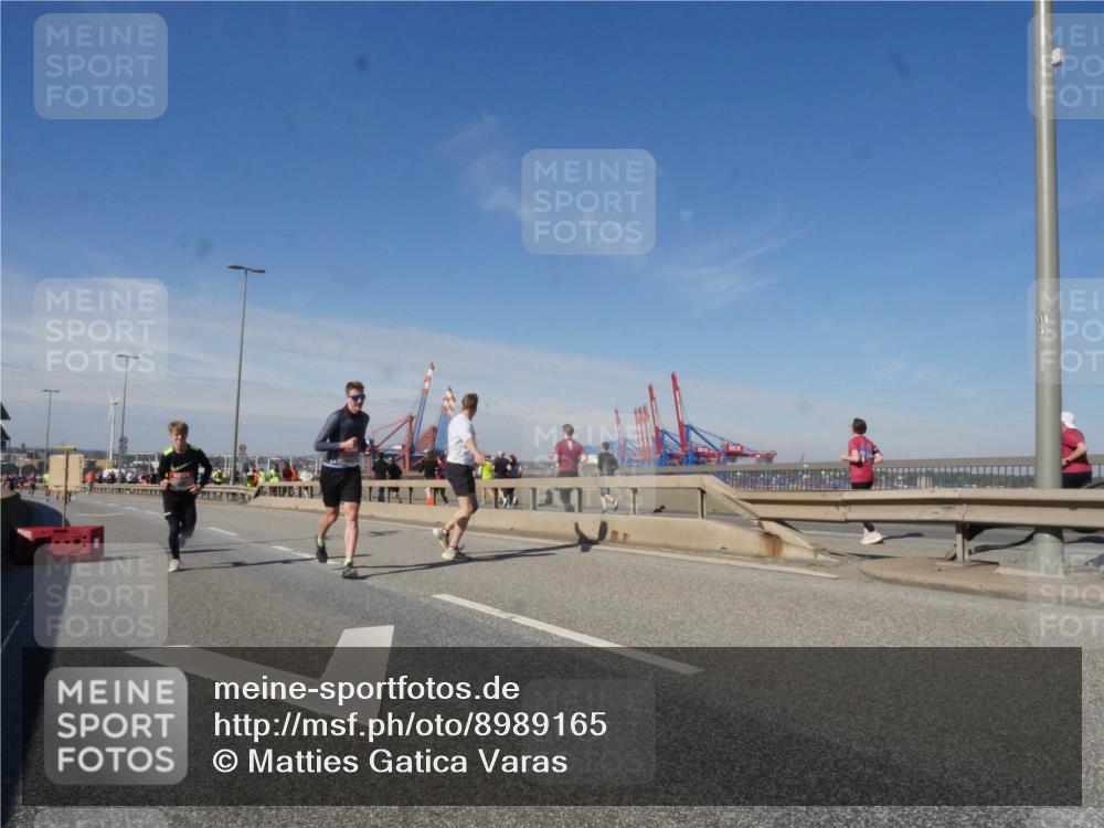 03.10.2025 - Köhlbrandbrückenlauf Matties Gatica Varas http://msf.ph/oto/8989165 03.10.2025 12:36:16 Position 2  meine-sportfotos.de