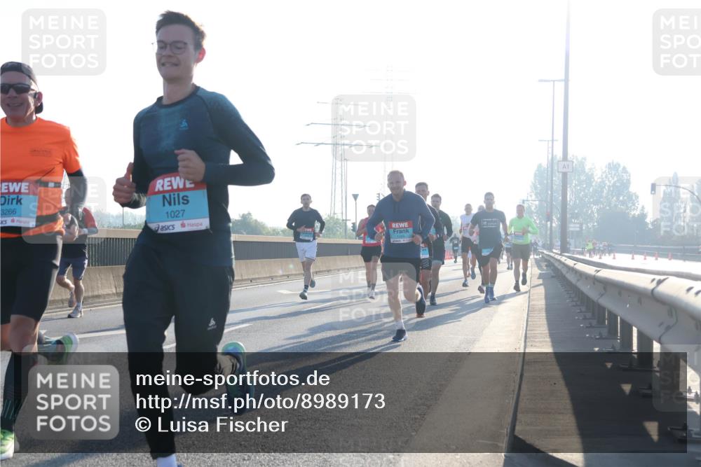 03.10.2025 - Köhlbrandbrückenlauf Luisa Fischer http://msf.ph/oto/8989173 03.10.2025 10:12:23 Position 3 108, 3266, 1027, 1 meine-sportfotos.de