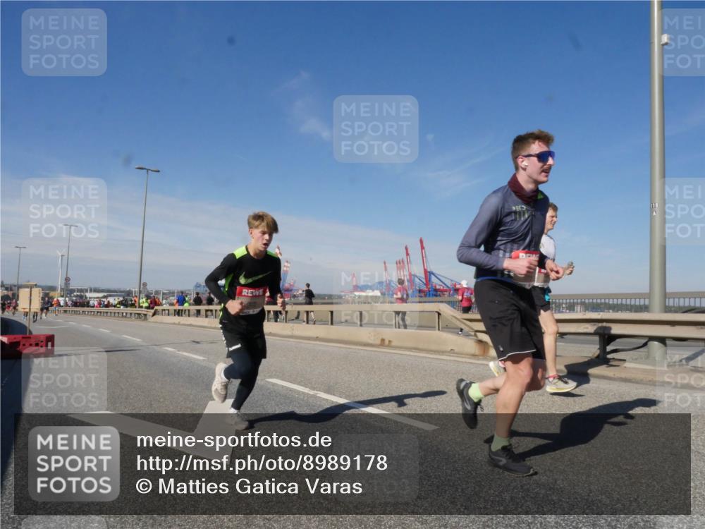 03.10.2025 - Köhlbrandbrückenlauf Matties Gatica Varas http://msf.ph/oto/8989178 03.10.2025 12:36:18 Position 2 118 meine-sportfotos.de