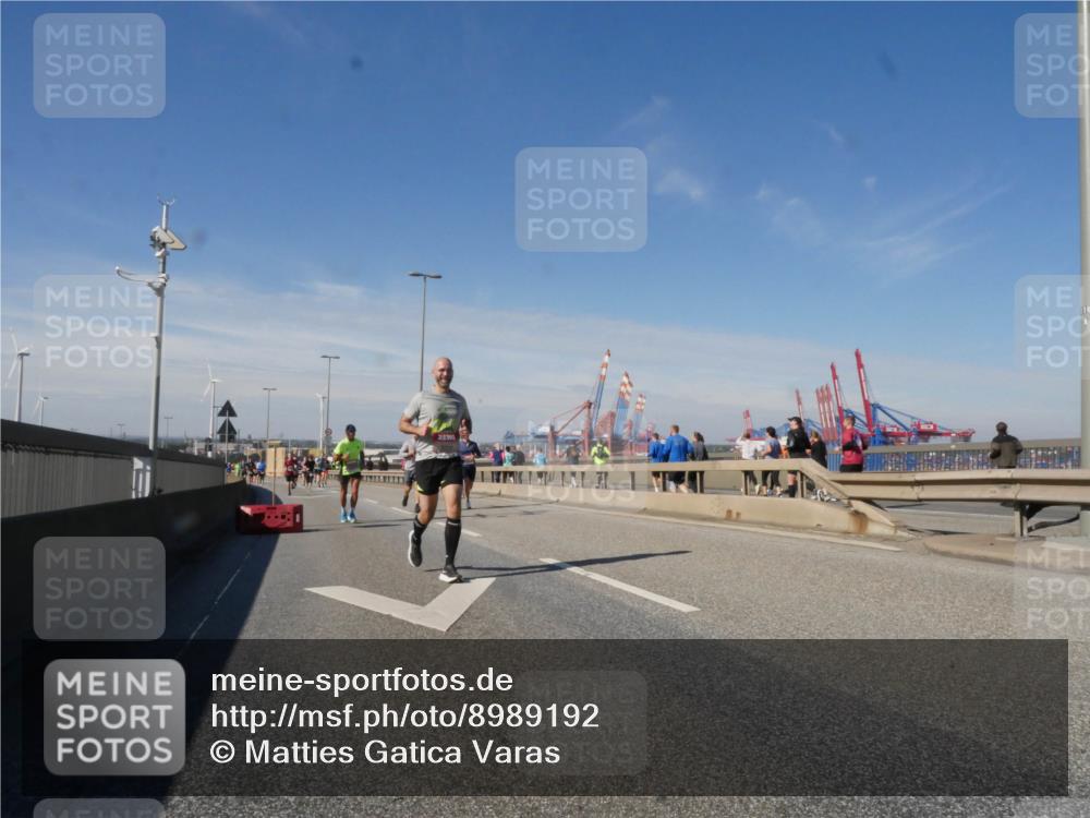03.10.2025 - Köhlbrandbrückenlauf Matties Gatica Varas http://msf.ph/oto/8989192 03.10.2025 12:36:29 Position 2  meine-sportfotos.de