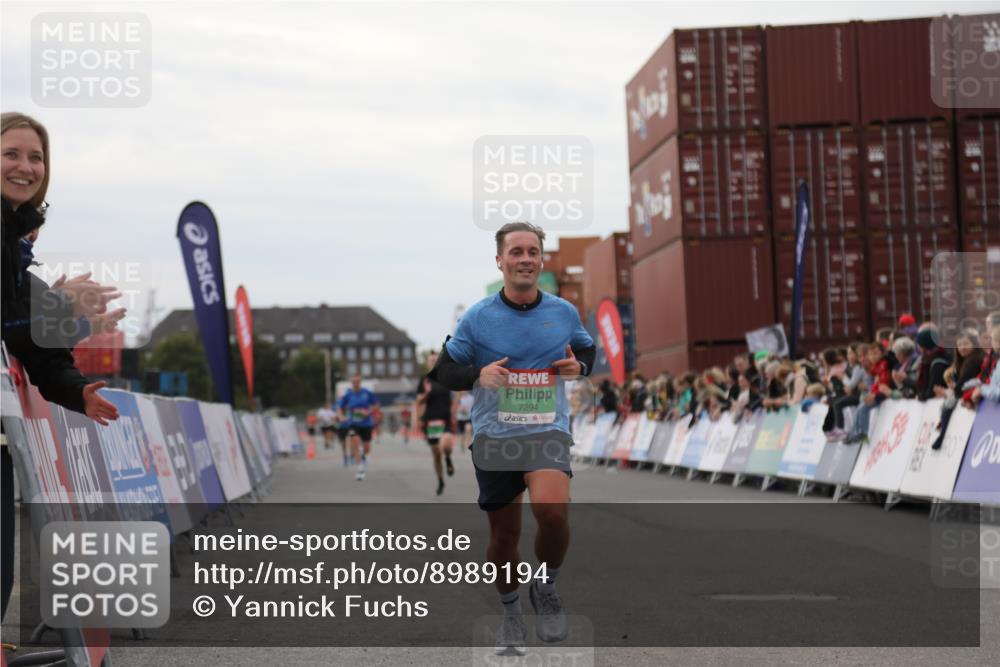 03.10.2025 - Köhlbrandbrückenlauf Yannick Fuchs http://msf.ph/oto/8989194 03.10.2025 16:00:59 Ziel 7294, 7396, 8676, 8855, 9736 meine-sportfotos.de