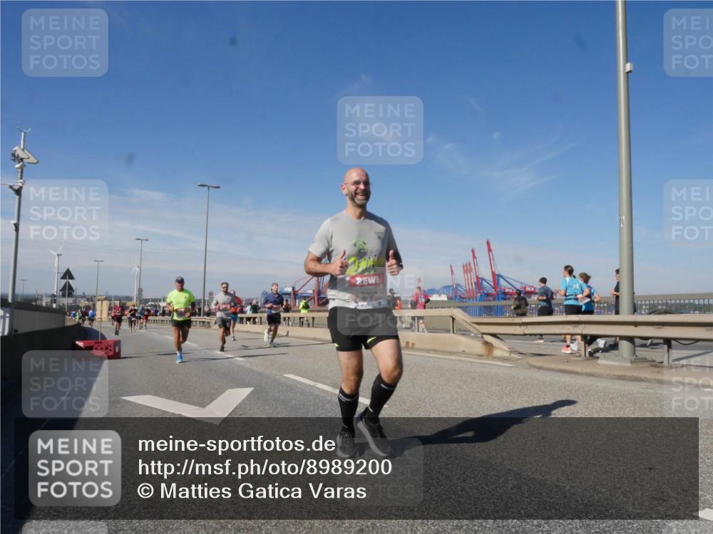 03.10.2025 - Köhlbrandbrückenlauf Matties Gatica Varas http://msf.ph/oto/8989200 03.10.2025 12:36:30 Position 2 6717 meine-sportfotos.de