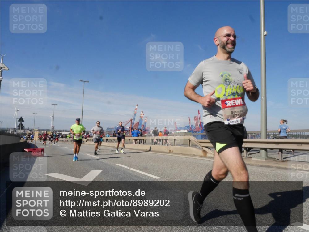 03.10.2025 - Köhlbrandbrückenlauf Matties Gatica Varas http://msf.ph/oto/8989202 03.10.2025 12:36:30 Position 2 6717 meine-sportfotos.de
