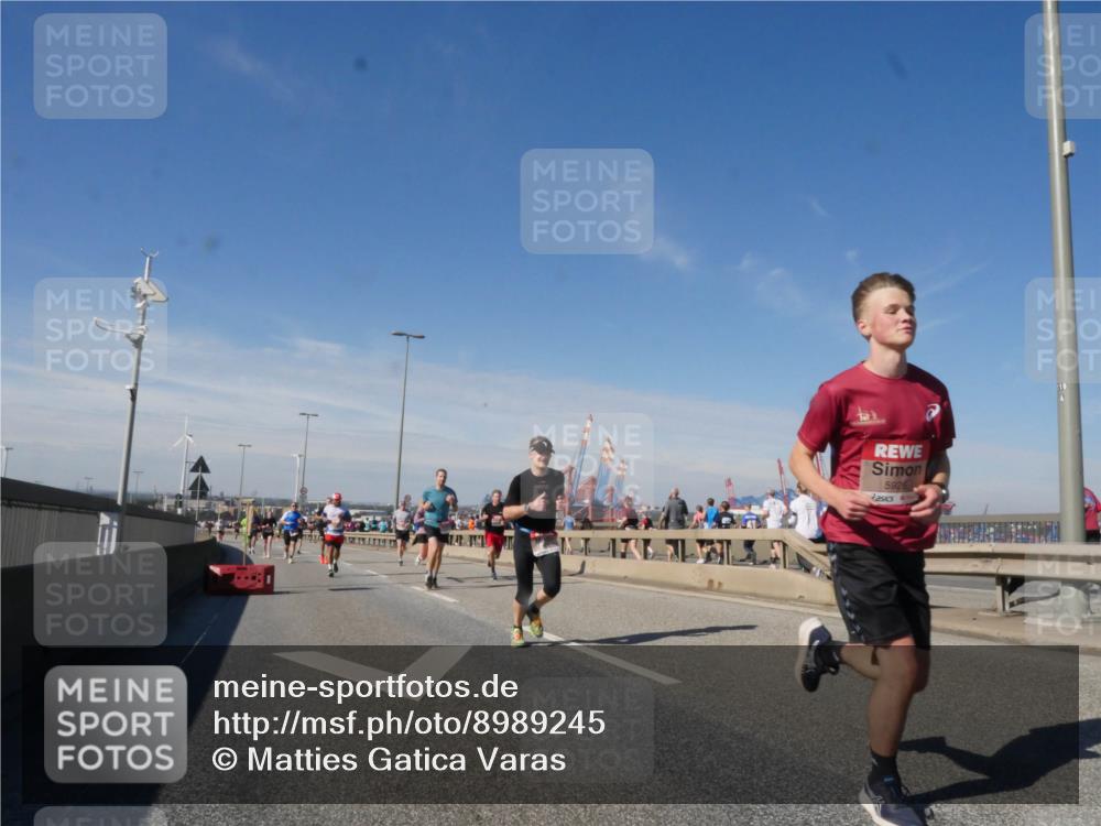 03.10.2025 - Köhlbrandbrückenlauf Matties Gatica Varas http://msf.ph/oto/8989245 03.10.2025 12:36:39 Position 2 171, 5926 meine-sportfotos.de